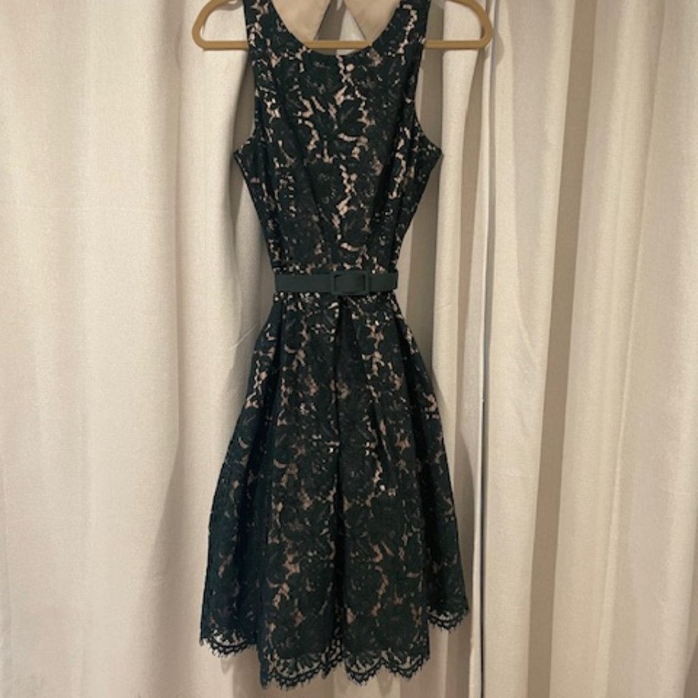 EMERALD GREEN/NUDE GUIPURE LACE DRESS - SIZE 10